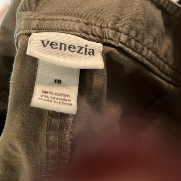 Khaki green capris size 18 excellent condition - Picture 3 of 3